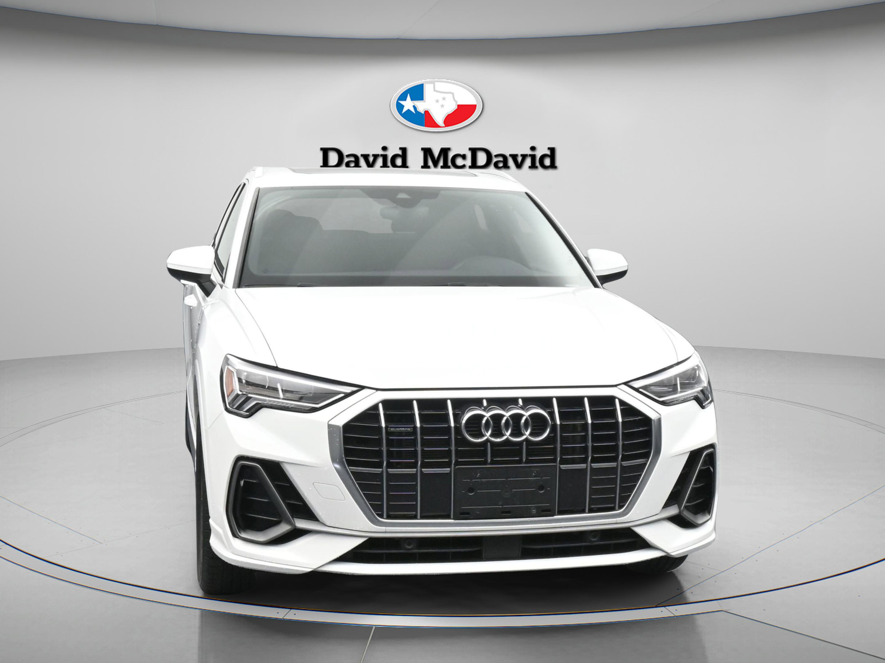 Used 2023 Audi Q3 2.0T Premium w/ Convenience Package AWD/4WD image 2