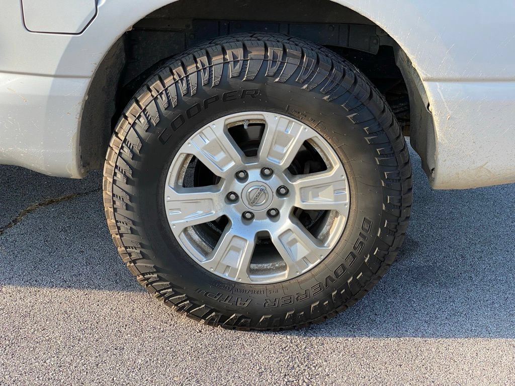 Used 2018 Nissan Titan SV AWD/4WD image 6