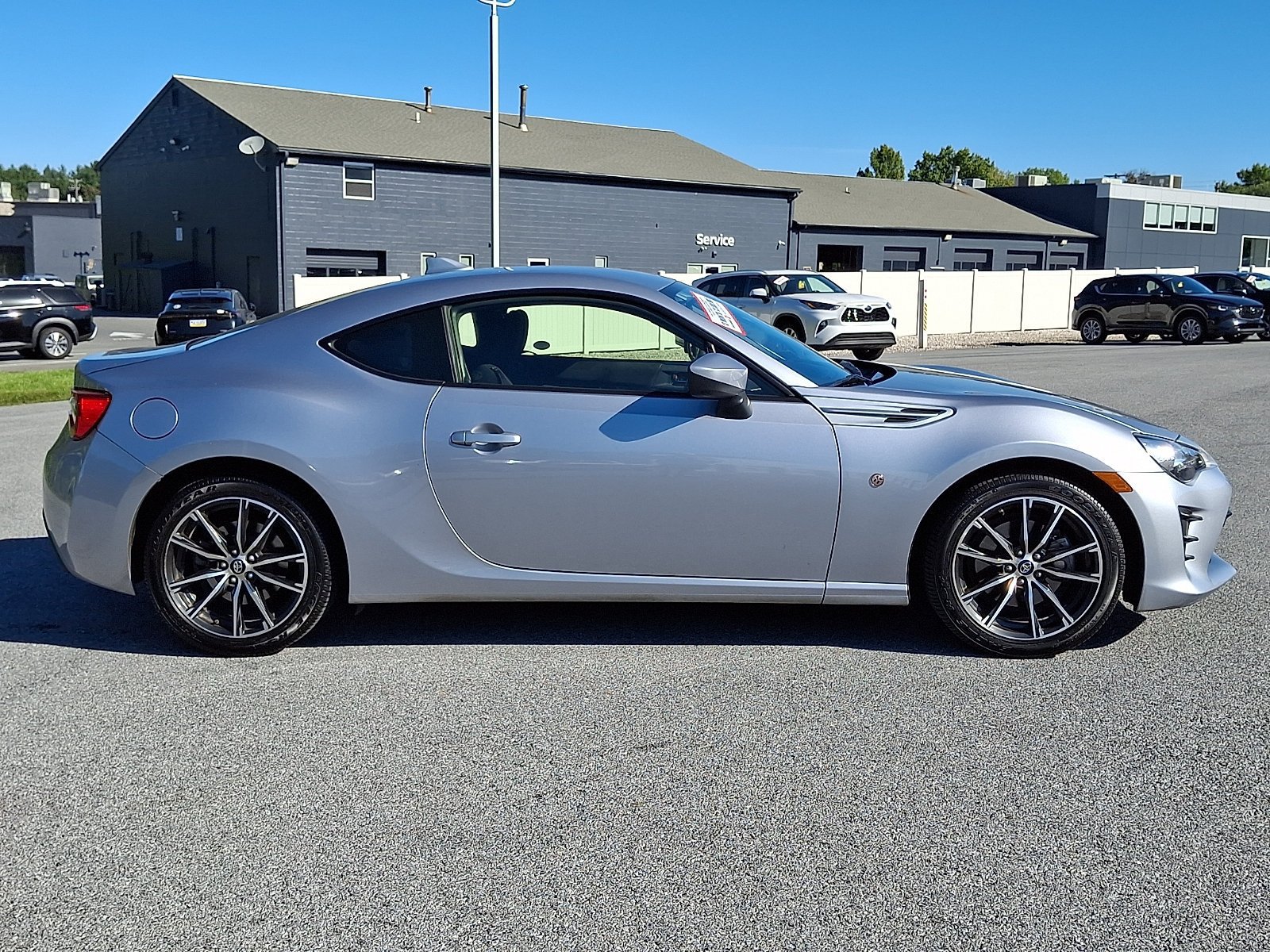 Used 2017 Toyota 86 RWD image 8