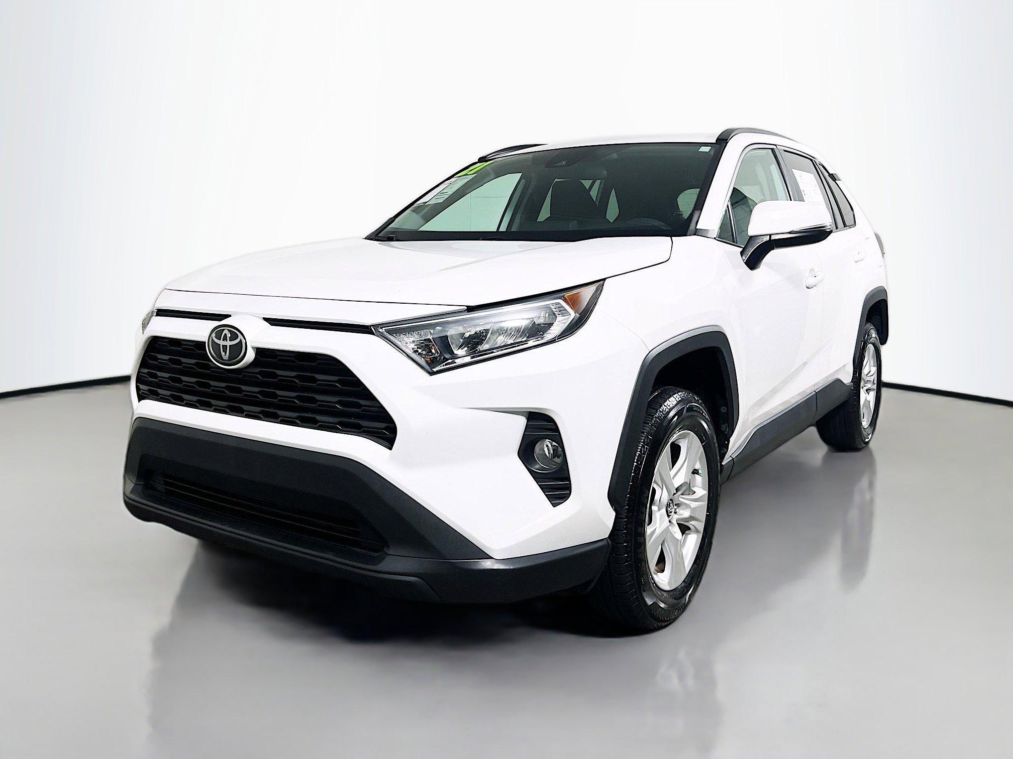 Used 2021 Toyota RAV4 XLE image 10
