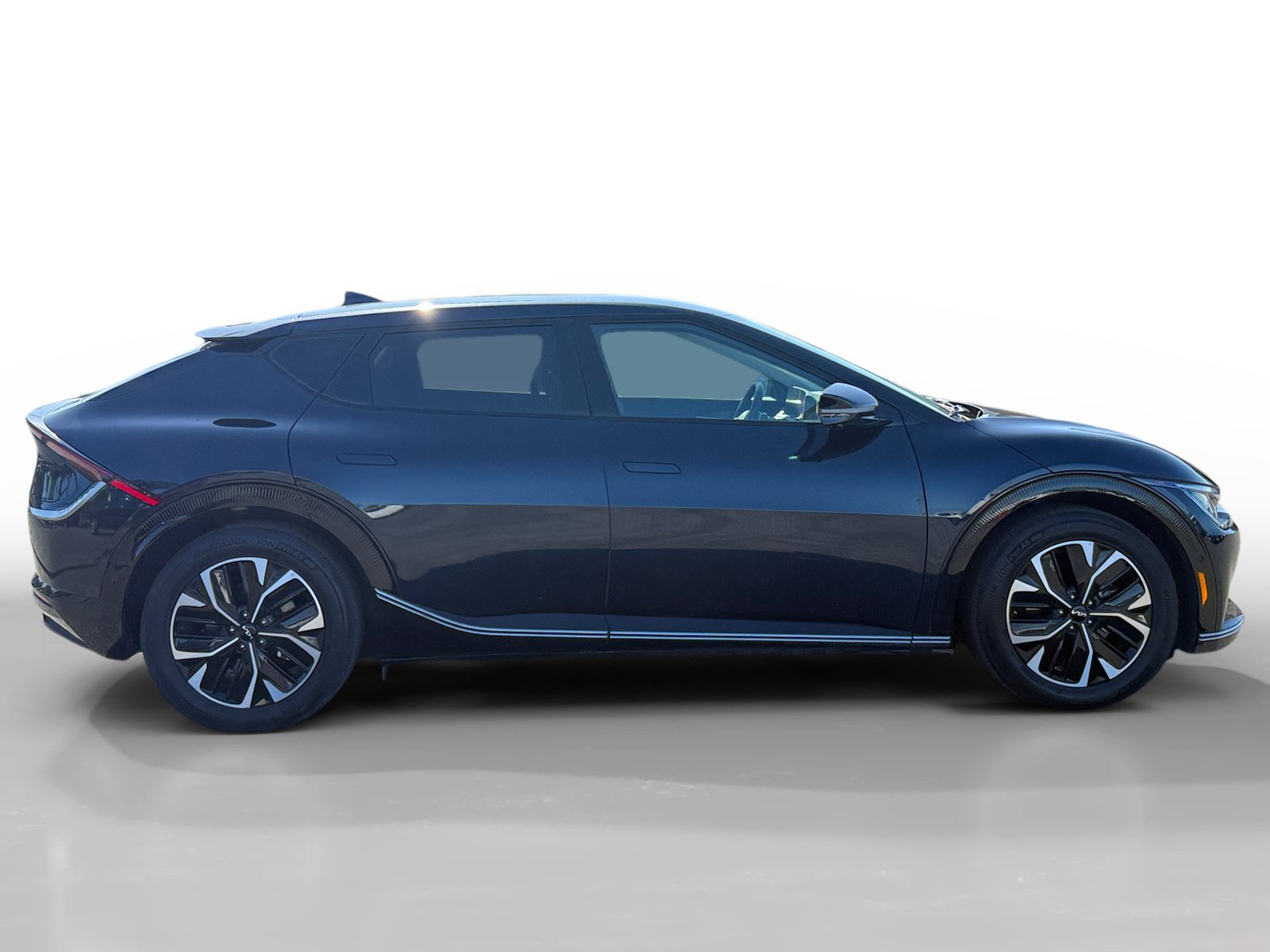 Used 2022 Kia EV6 Wind w/ Wind Technology Package AWD/4WD image 6