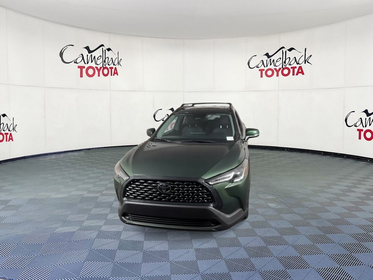 Used 2024 Toyota Corolla Cross LE w/ Moonroof Package FWD image 6