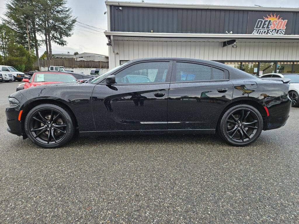 Used 2018 Dodge Charger SXT w/ Blacktop Package image 11
