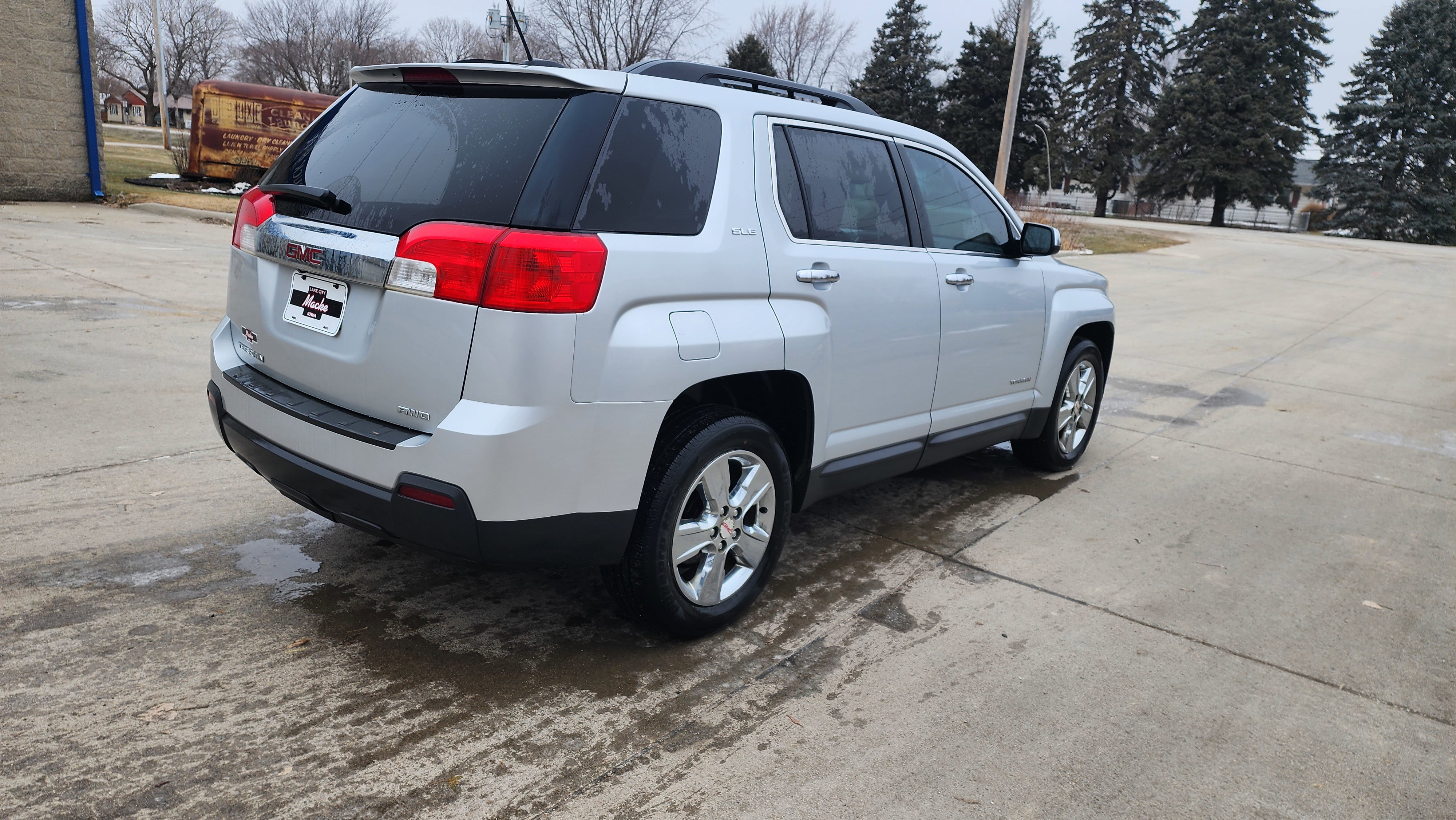 Used 2015 GMC Terrain SLE w/ Chrome Edition image 5