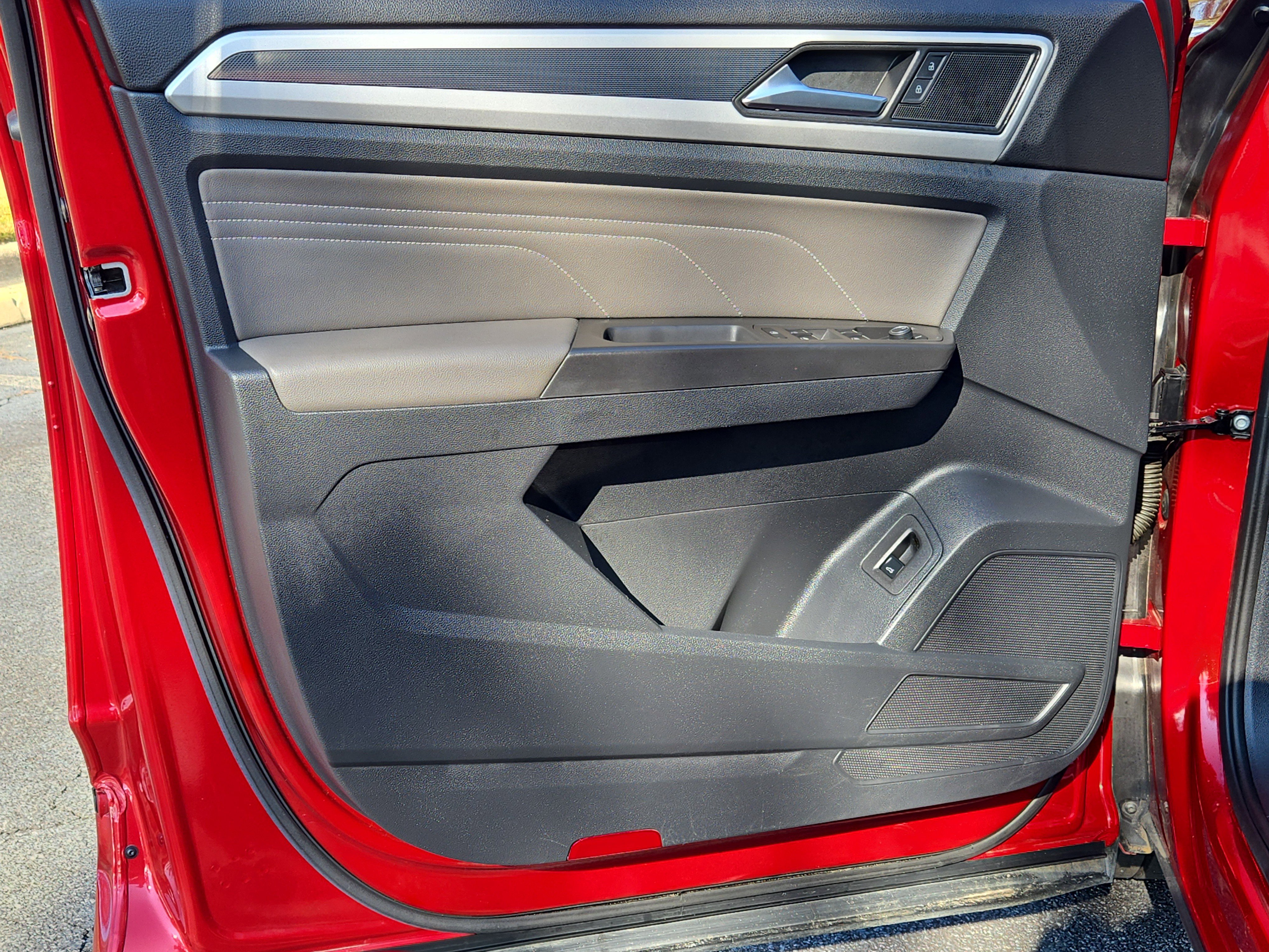 Used 2023 Volkswagen Atlas Cross Sport SEL R-Line image 16