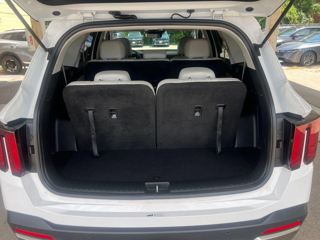 Certified 2024 Kia Sorento S w/ Panoramic Sunroof Package FWD image 12