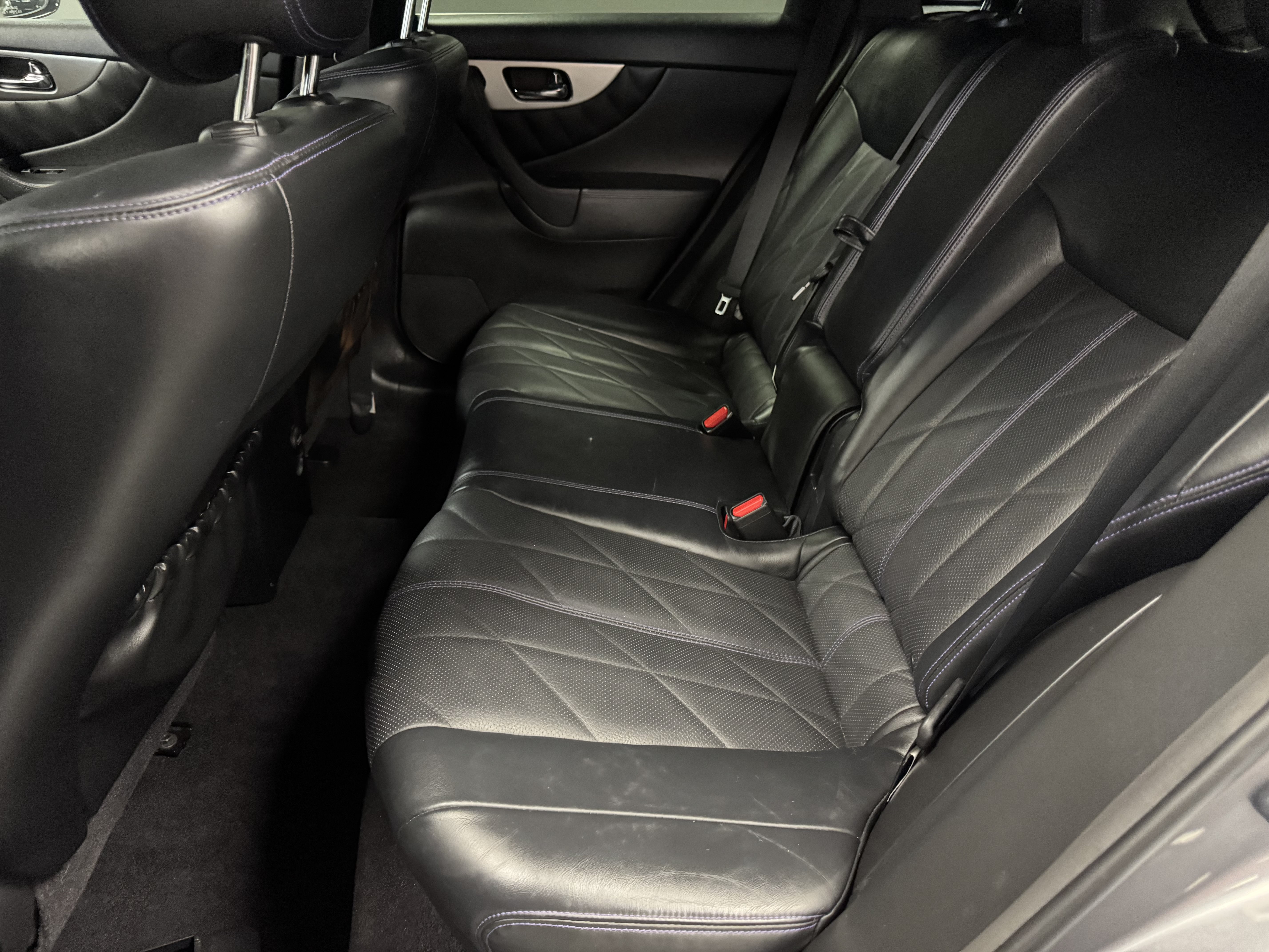 Used 2015 INFINITI QX70 2WD w/ Premium Package image 17