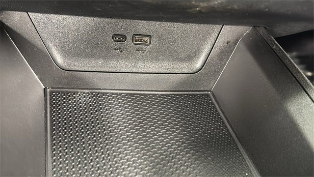 Used 2025 Chevrolet Equinox LT image 27