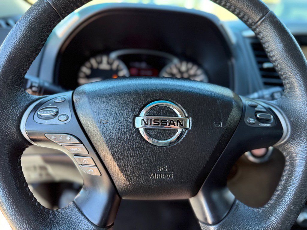 Used 2016 Nissan Pathfinder SV image 35
