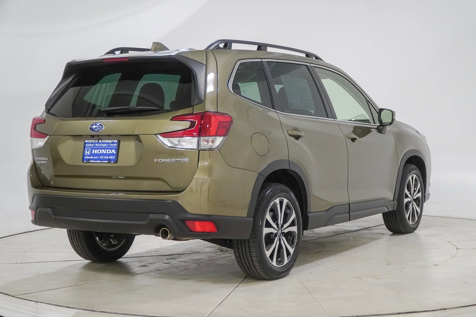 Used 2023 Subaru Forester Limited AWD/4WD image 13
