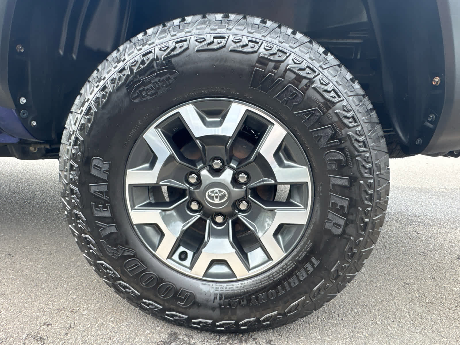 Used 2023 Toyota Tacoma TRD Off-Road AWD/4WD image 8