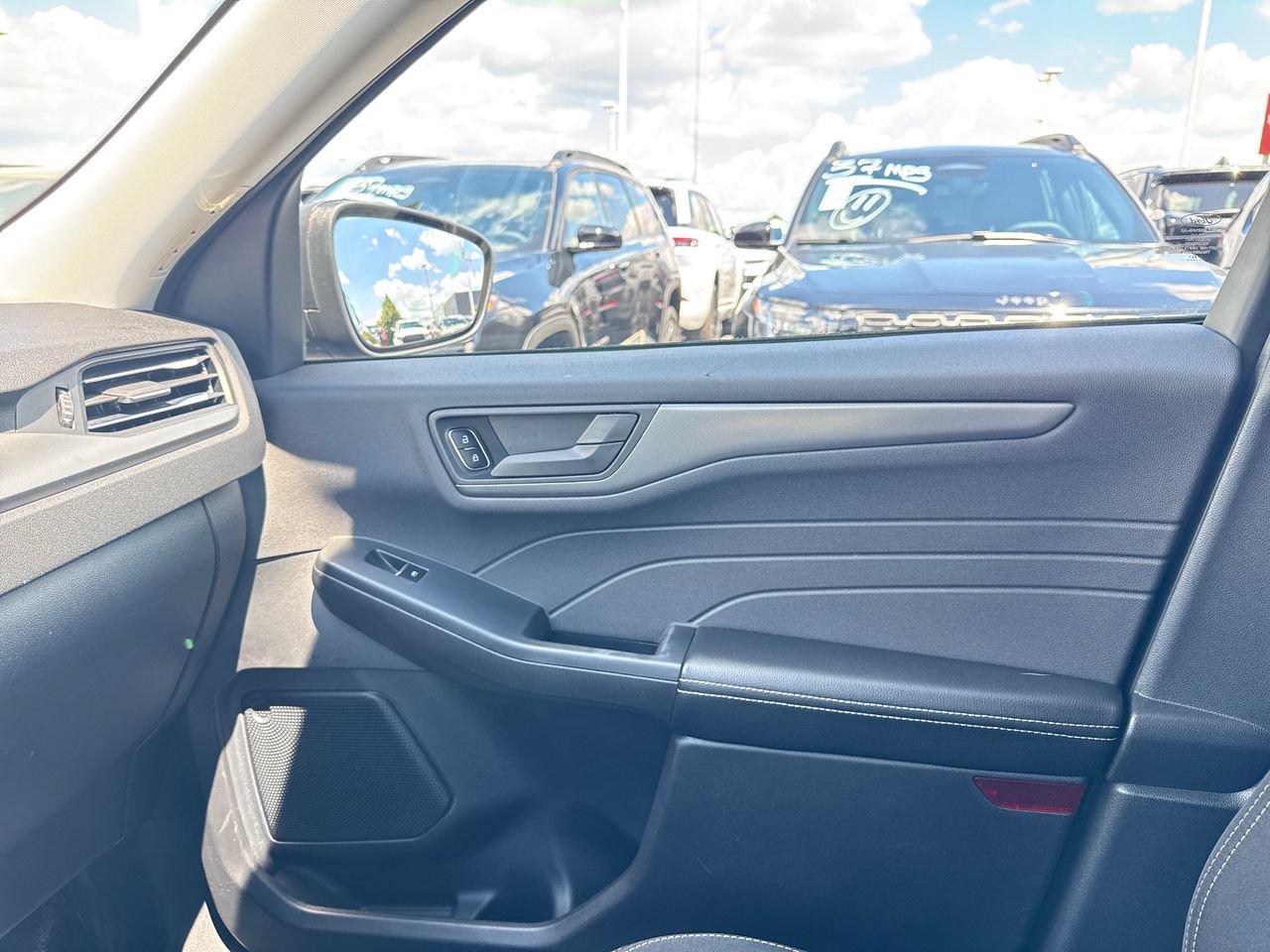 Used 2023 Ford Escape Active w/ Tech Pack #1 AWD/4WD image 26