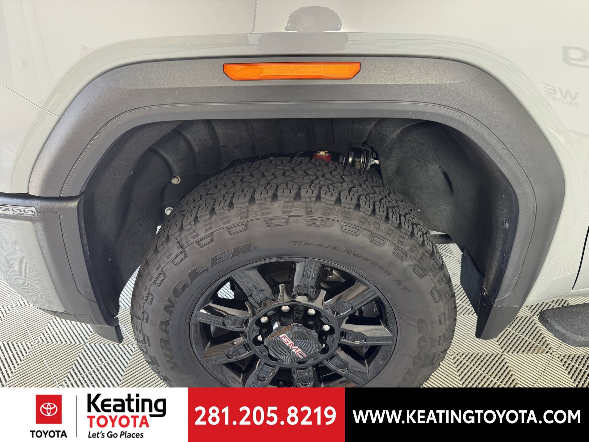 Used 2025 GMC Sierra 2500 AT4 w/ AT4 Preferred Package AWD/4WD image 30