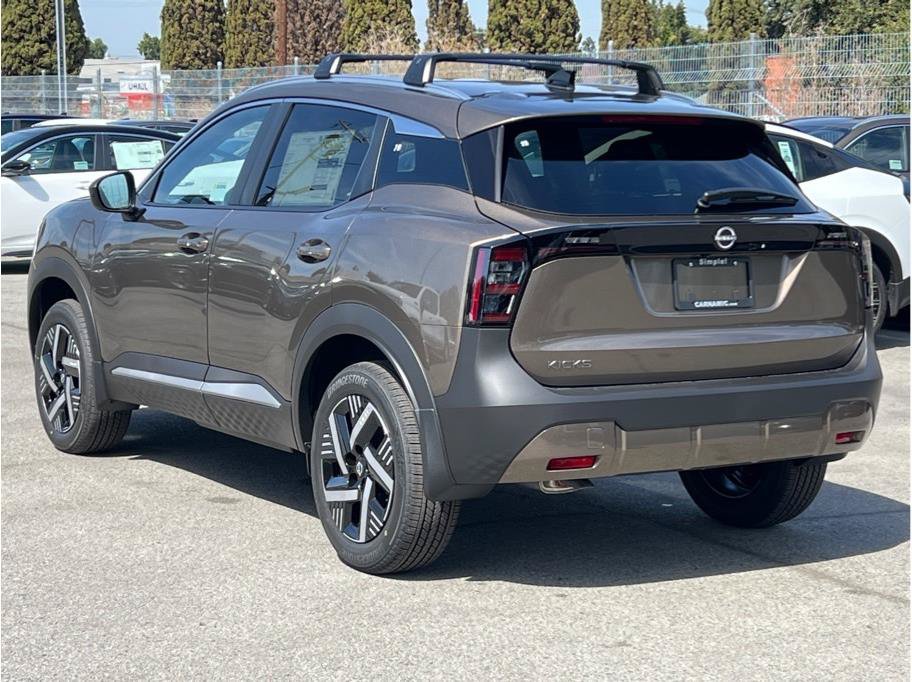 New 2027 Nissan Kicks SV FWD image 6