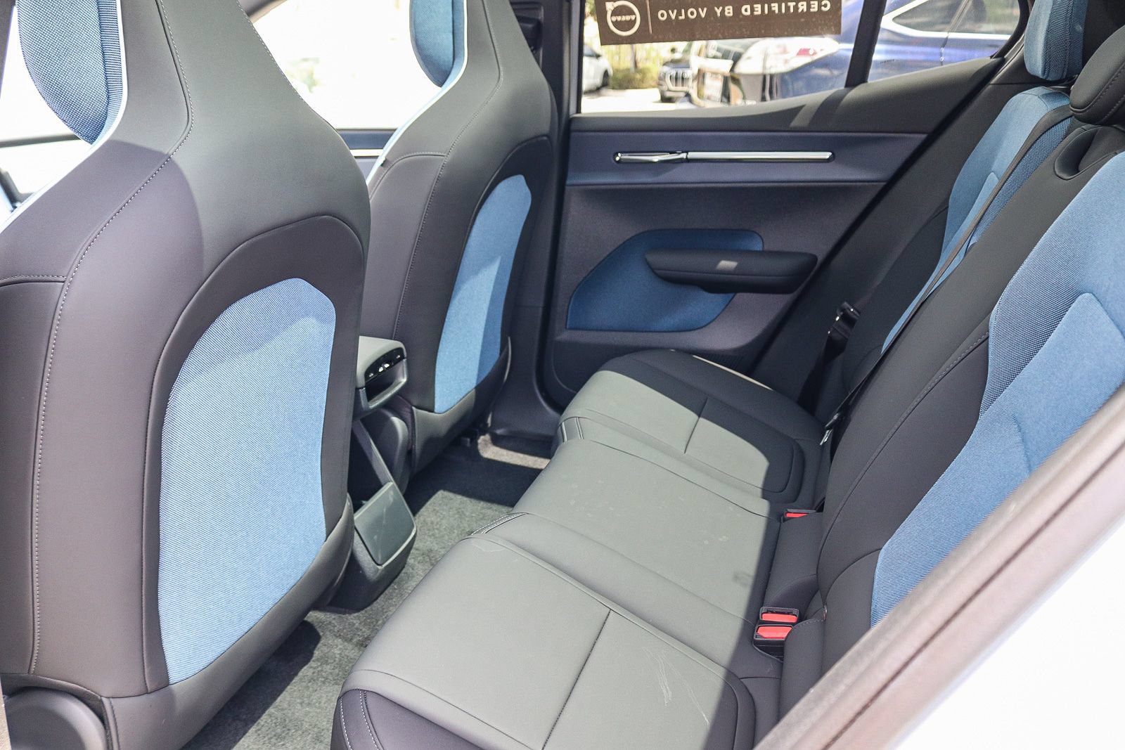 Used 2025 Volvo EX30 Plus w/ Protection Package Premier AWD/4WD image 18