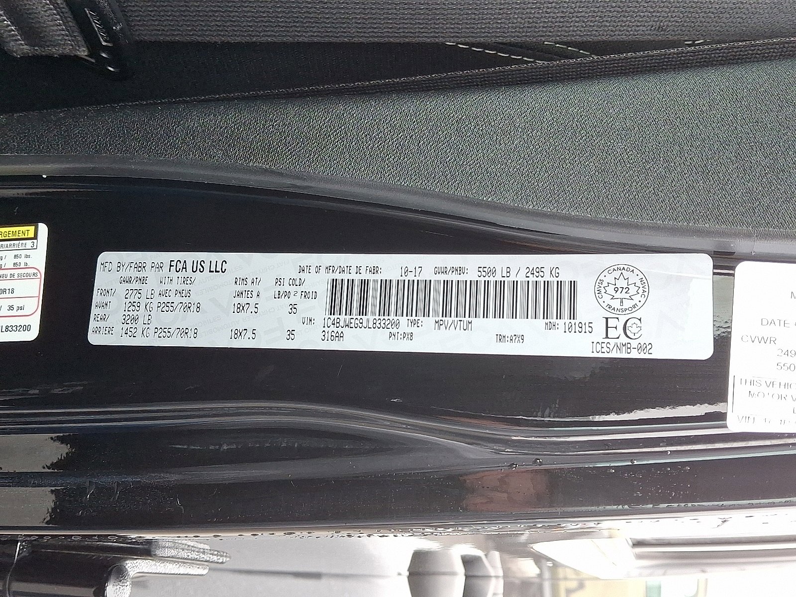 Used 2018 Jeep Wrangler Unlimited Sahara w/ Connectivity Group image 26