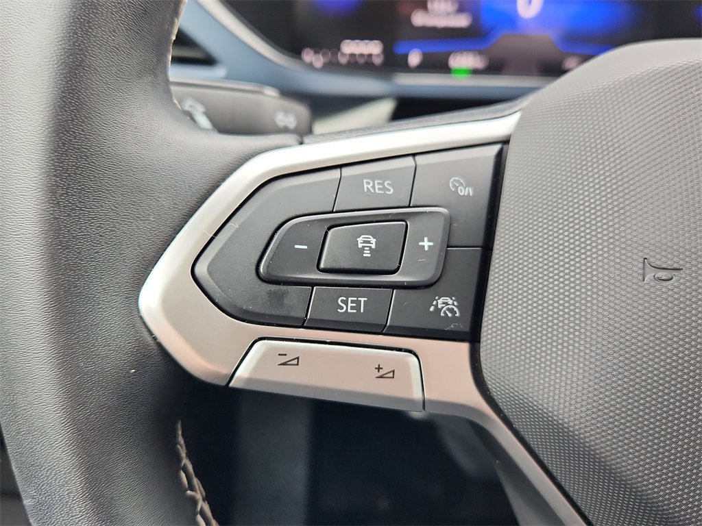 Used 2024 Volkswagen Taos SE w/ Panoramic Sunroof Package image 21