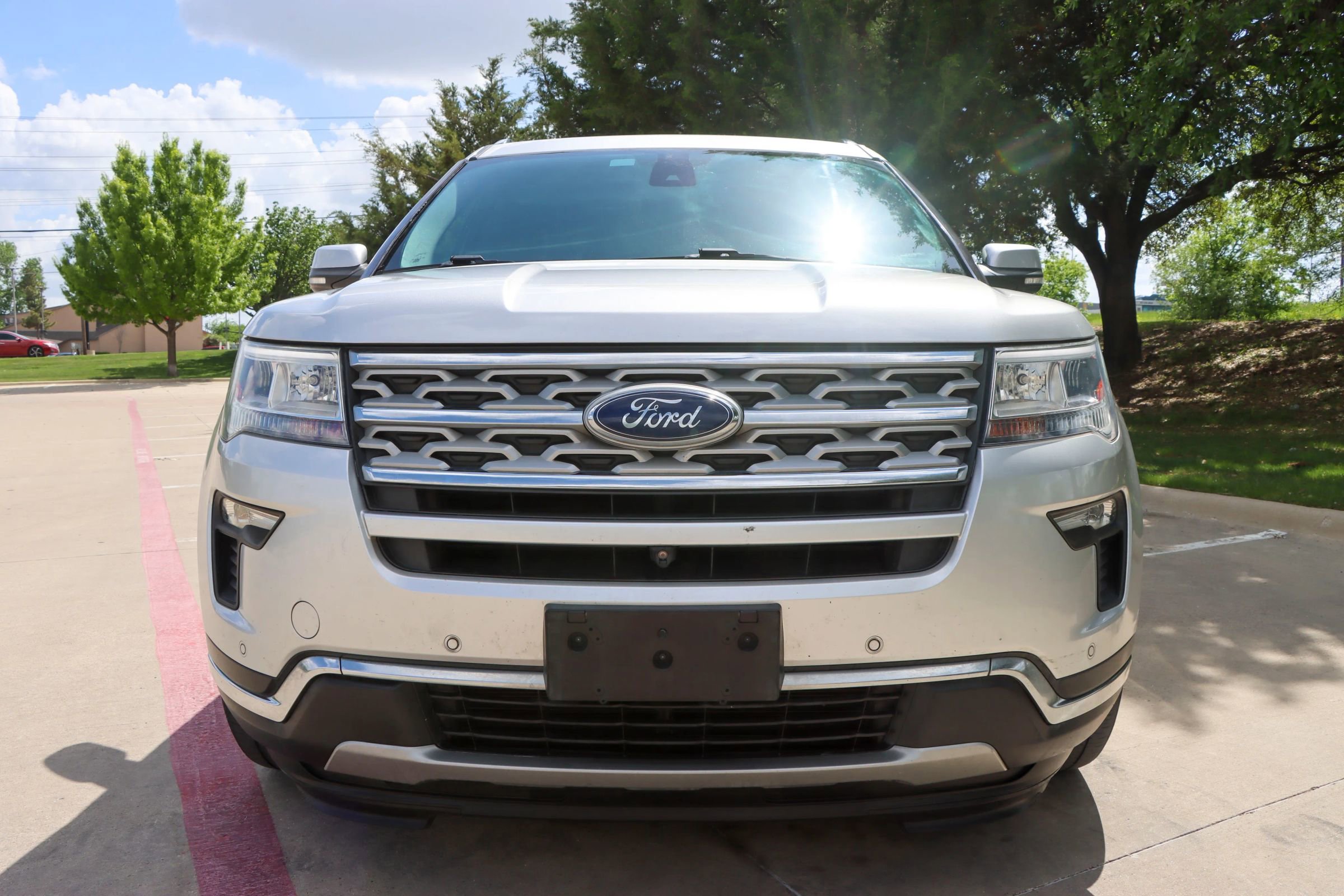 Used 2018 Ford Explorer Limited w/ Ford Safe & Smart Package AWD/4WD image 2