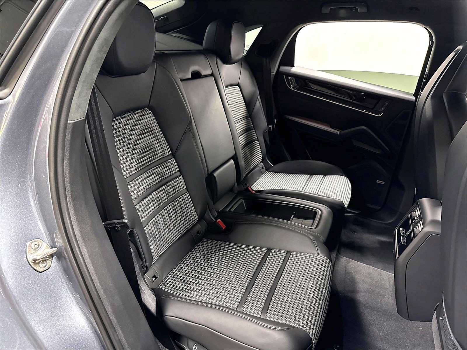 New 2026 Porsche Cayenne S AWD/4WD image 30