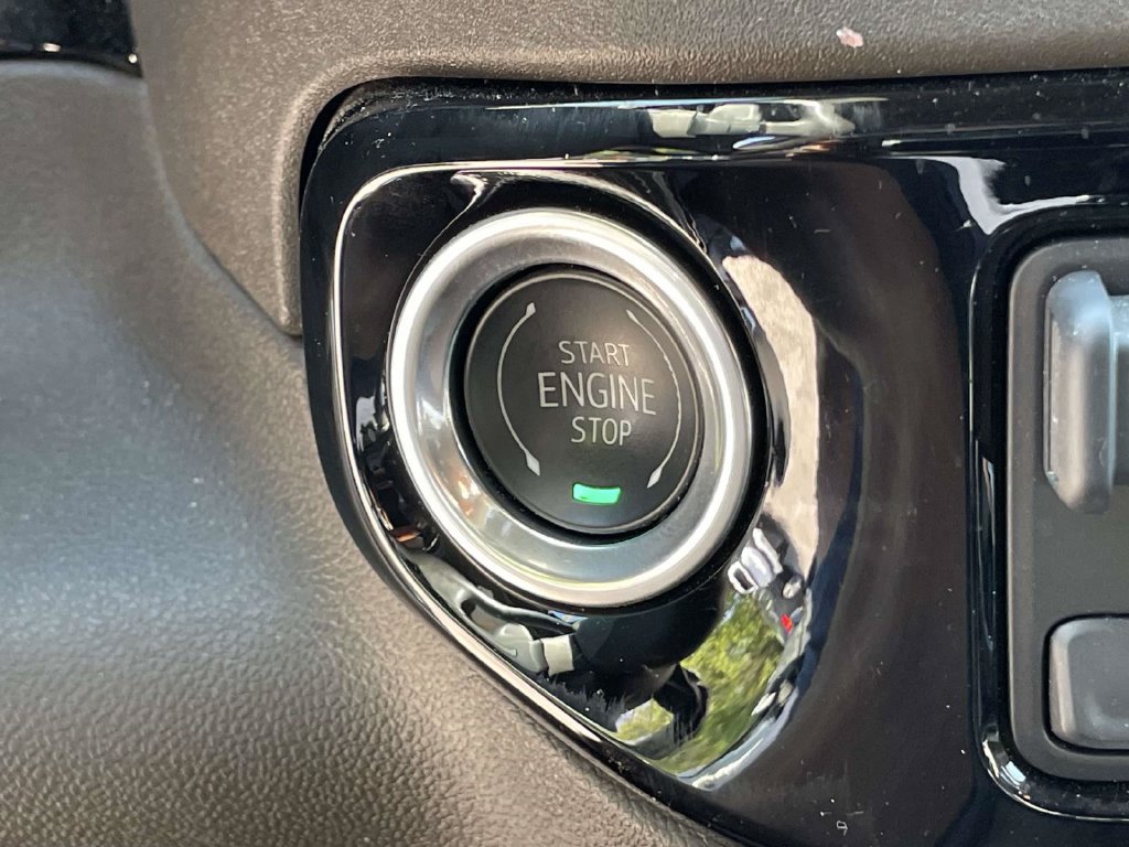 Used 2024 Chevrolet Silverado 1500 LTZ AWD/4WD image 31