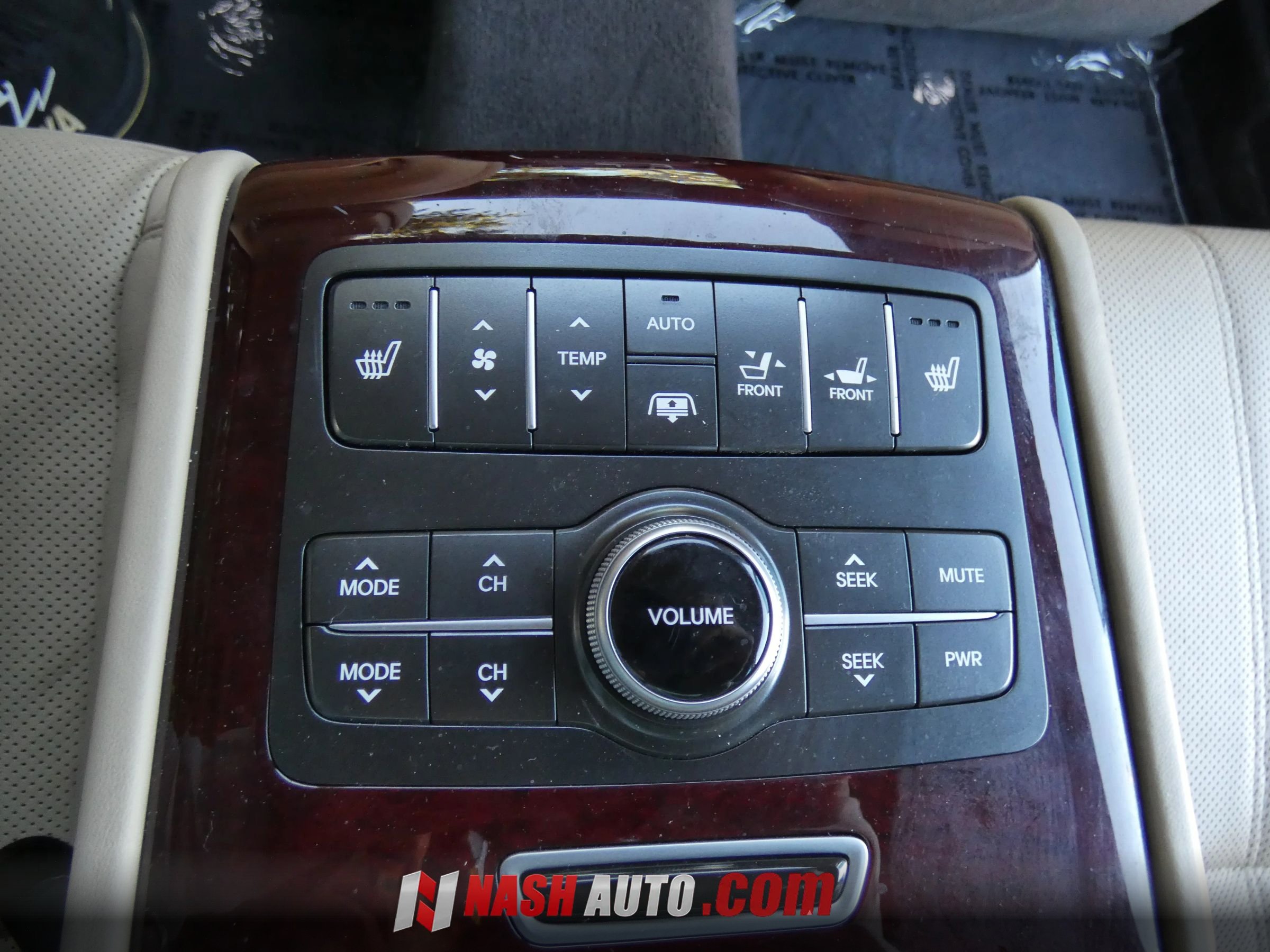 Used 2013 Hyundai Equus Signature RWD image 46