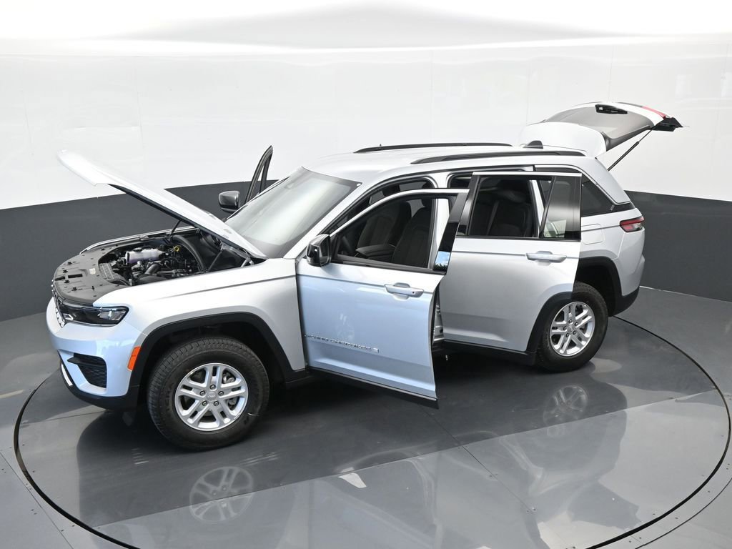 Used 2024 Jeep Grand Cherokee Laredo w/ Trailer Tow Package image 47