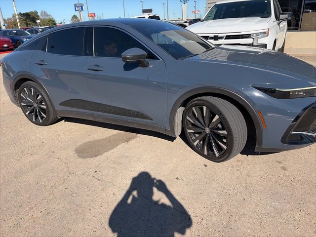 Used 2025 Toyota Crown Platinum image 2