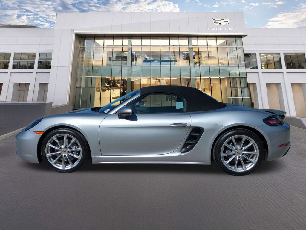Used 2018 Porsche 718 Boxster image 8