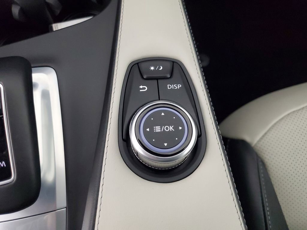 Used 2025 INFINITI QX55 Luxe w/ Accent Package image 21