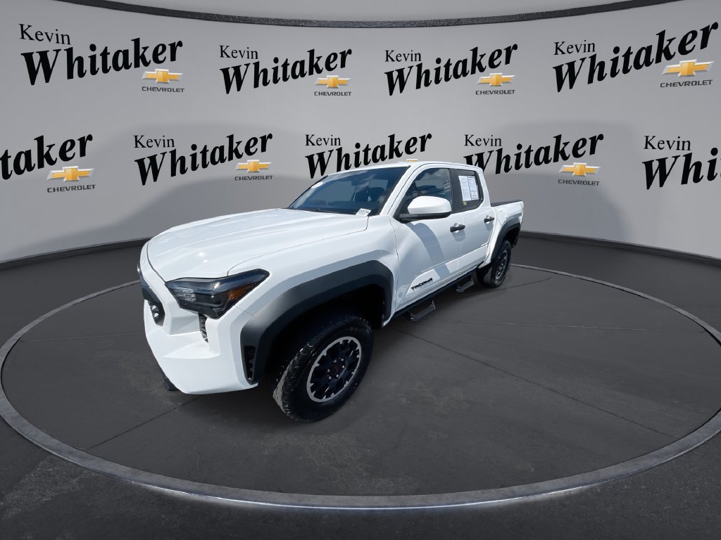 Used 2024 Toyota Tacoma TRD Off-Road AWD/4WD image 4