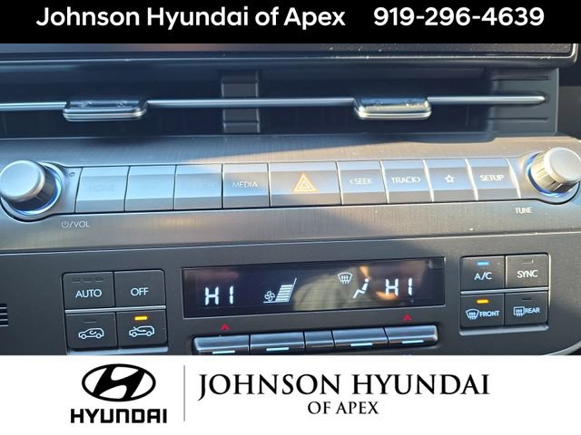 Certified 2025 Hyundai Kona SEL image 30