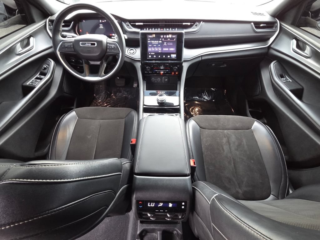Used 2023 Jeep Grand Cherokee L Laredo RWD image 27