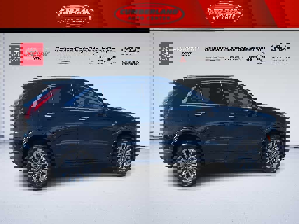 Used 2024 Cadillac XT4 Premium Luxury image 9