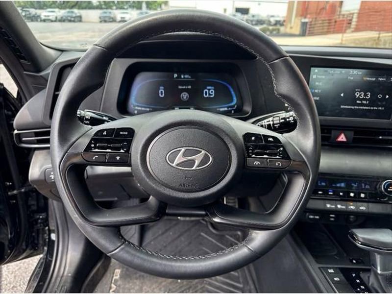 New 2025 Hyundai Elantra Sport image 16