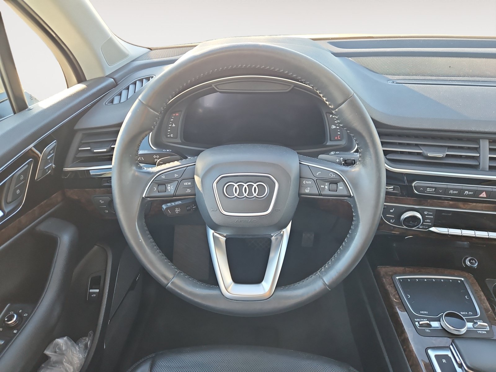 Used 2018 Audi Q7 3.0T Prestige AWD/4WD image 13