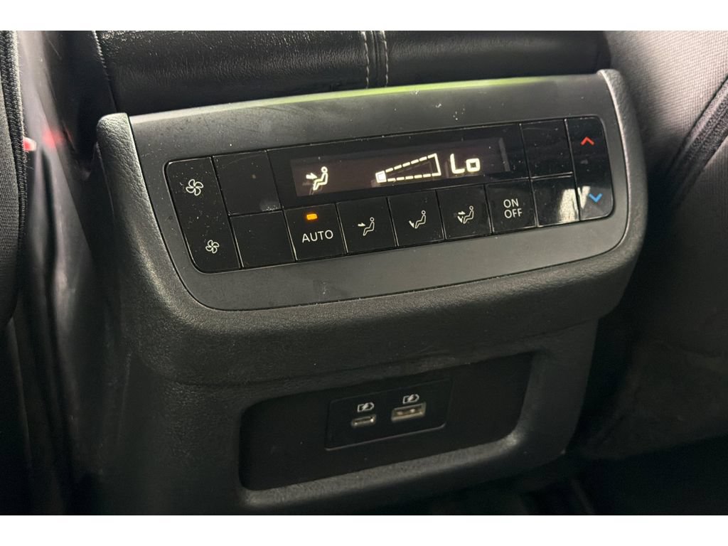 Used 2024 Nissan Pathfinder SV FWD image 14