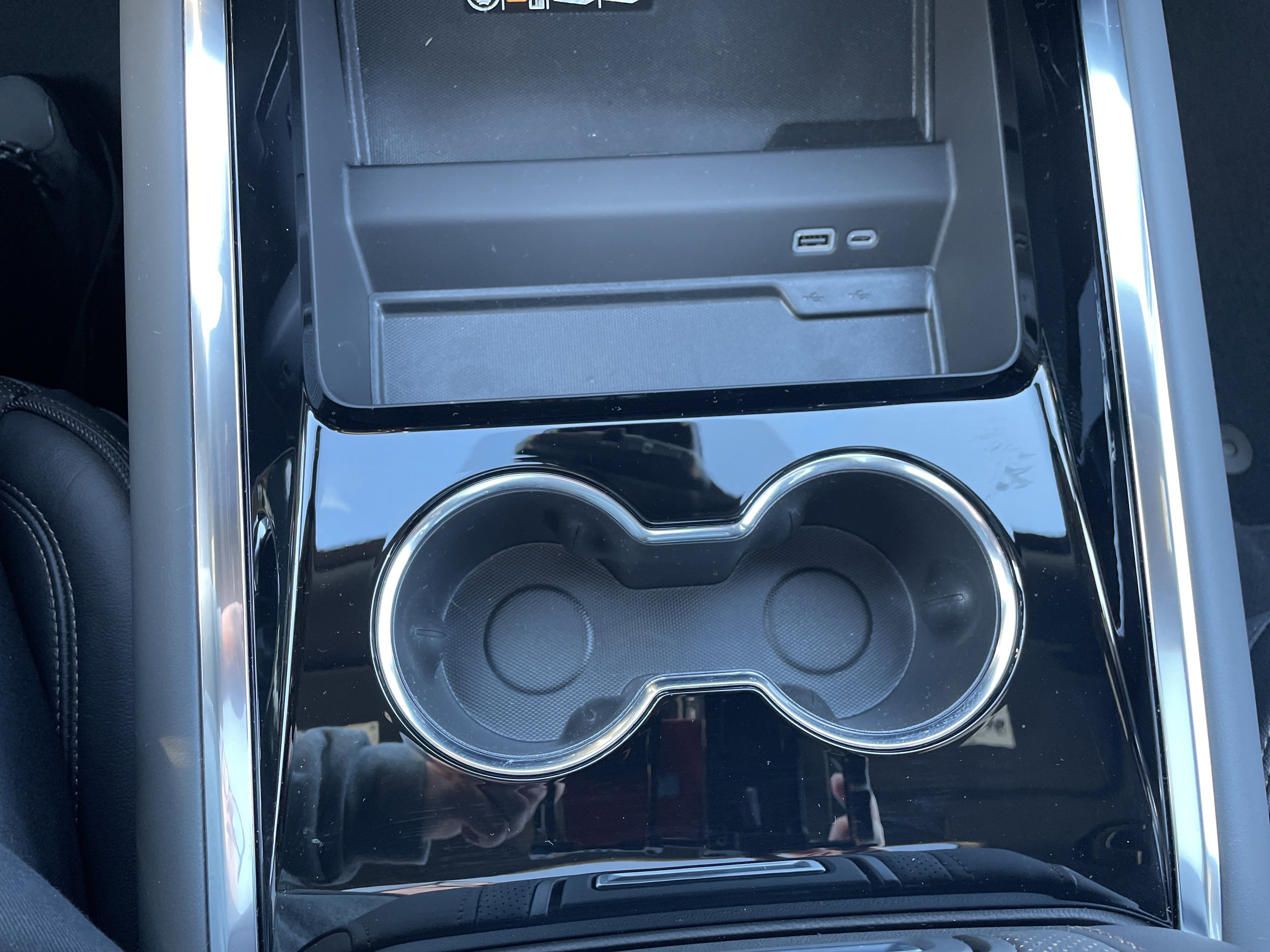 Certified 2025 Chevrolet Suburban High Country image 44