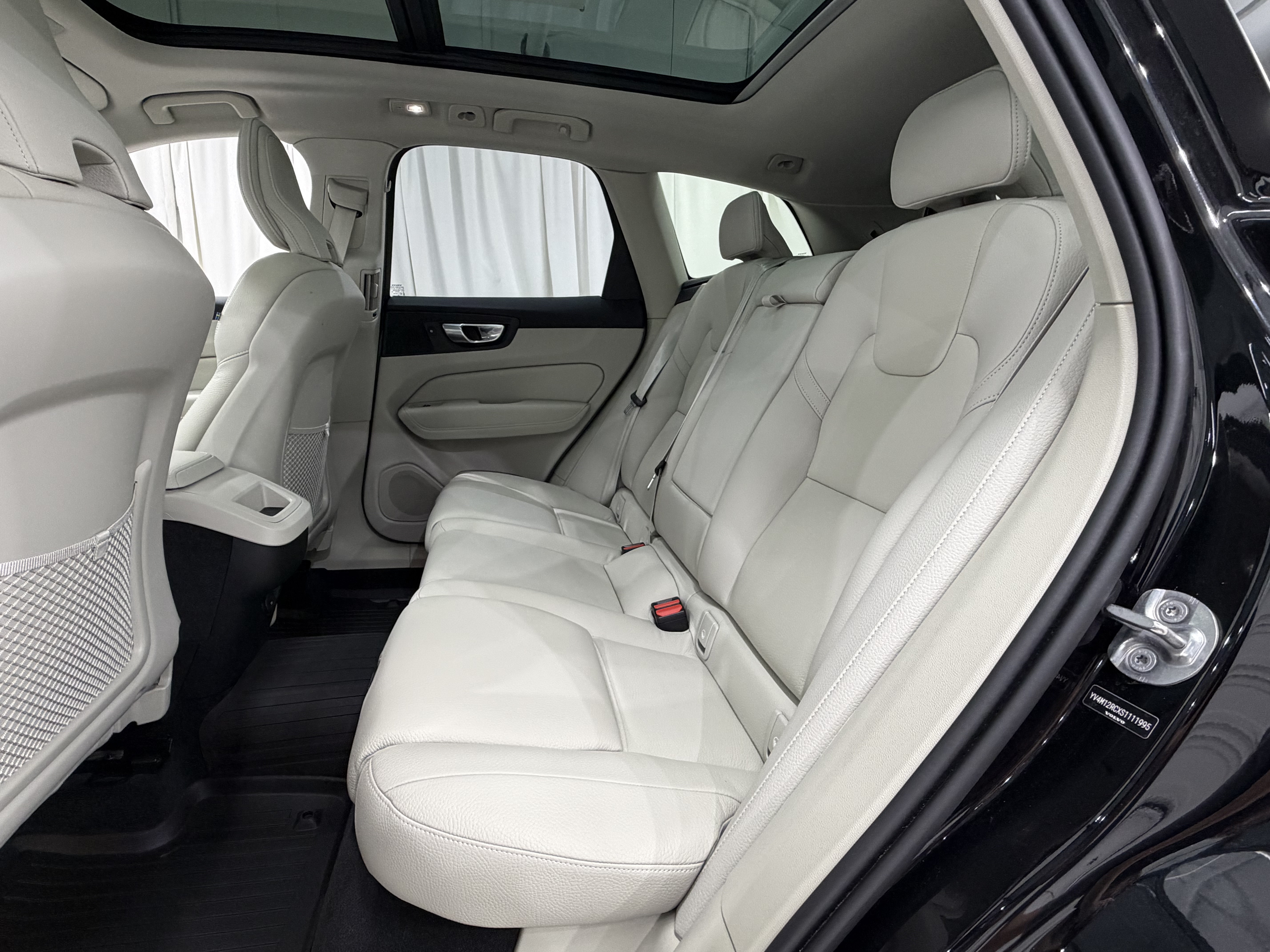 Used 2025 Volvo XC60 B5 Plus w/ Climate Package PRO AWD/4WD image 20