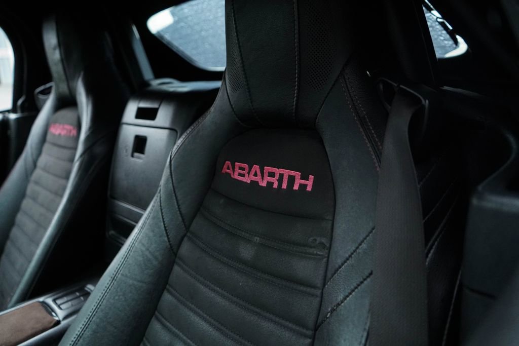 Used 2019 FIAT 124 Spider Abarth w/ Navigation & Sound Group image 32