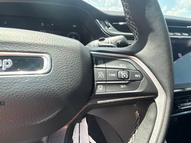 Used 2025 Jeep Grand Cherokee L Limited w/ Black Appearance Package AWD/4WD image 20