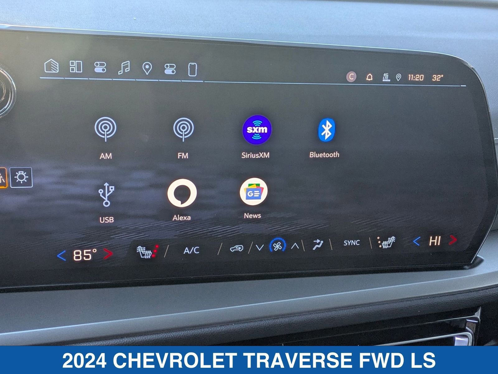 Used 2024 Chevrolet Traverse LS image 24