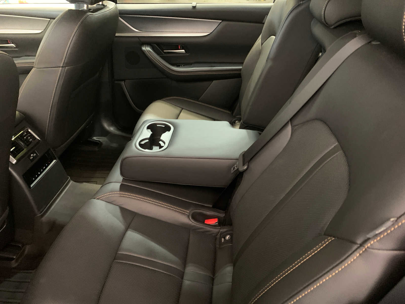 Used 2024 MAZDA CX-90 3.3 Turbo w/ Preferred Plus image 5