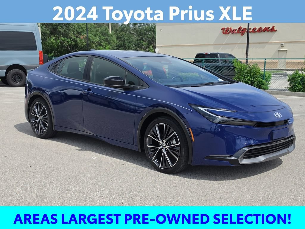 Used 2024 Toyota Prius XLE FWD image 3
