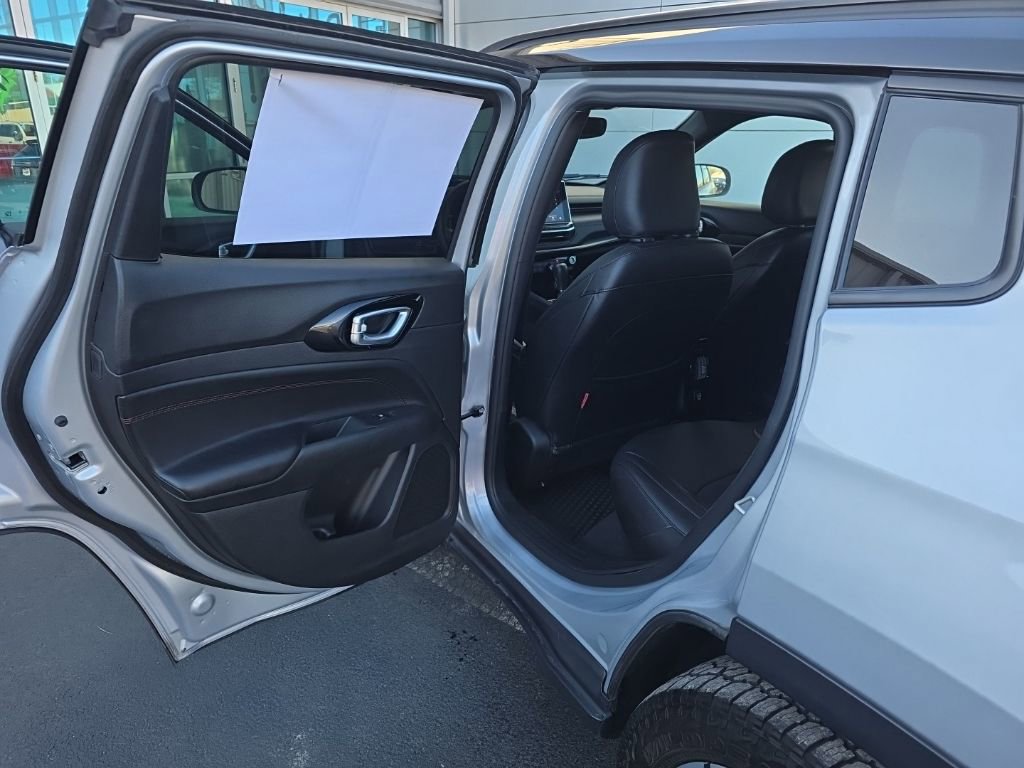 Used 2024 Jeep Compass Trailhawk image 30