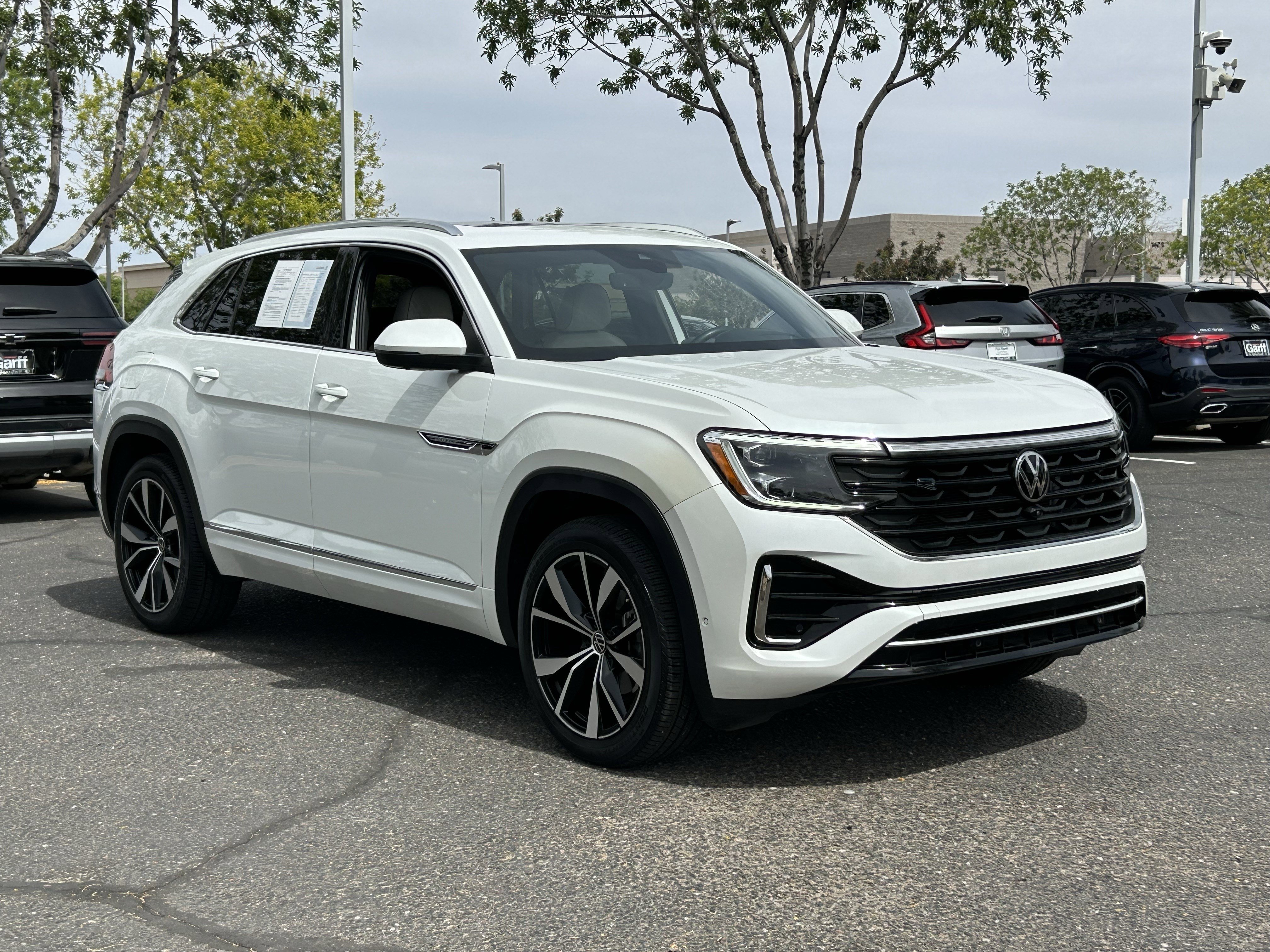 Used 2025 Volkswagen Atlas Cross Sport SEL Premium R-Line AWD/4WD image 5
