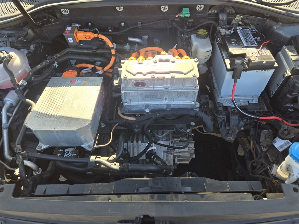 Used 2019 Volkswagen e-Golf SE w/ Driver Assistance Package image 30