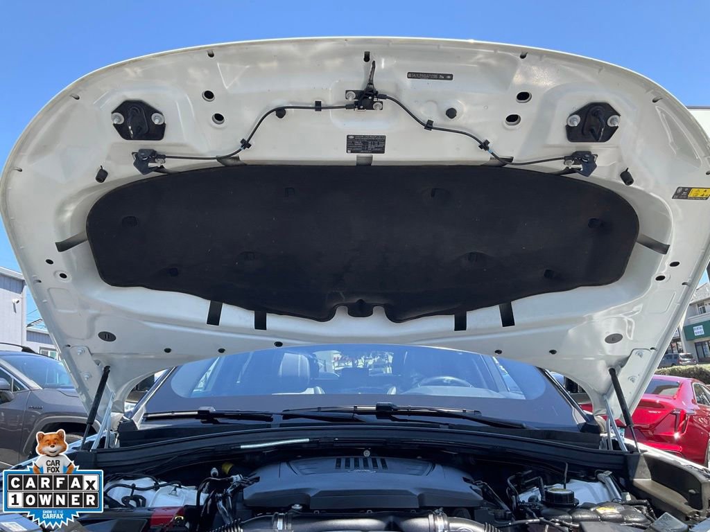 Used 2018 Land Rover Range Rover Velar R-Dynamic SE AWD/4WD image 12