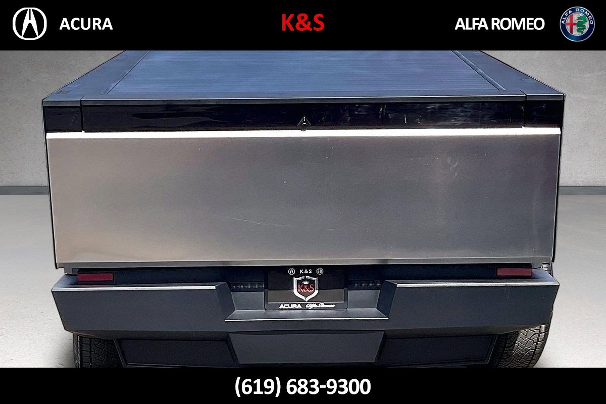 Used 2025 Tesla Cybertruck AWD Crew Cab image 32