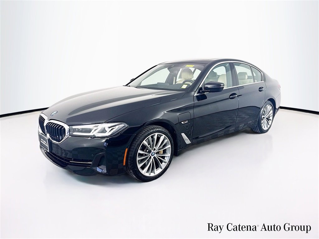 Certified 2023 BMW 530e xDrive w/ Premium Package image 3