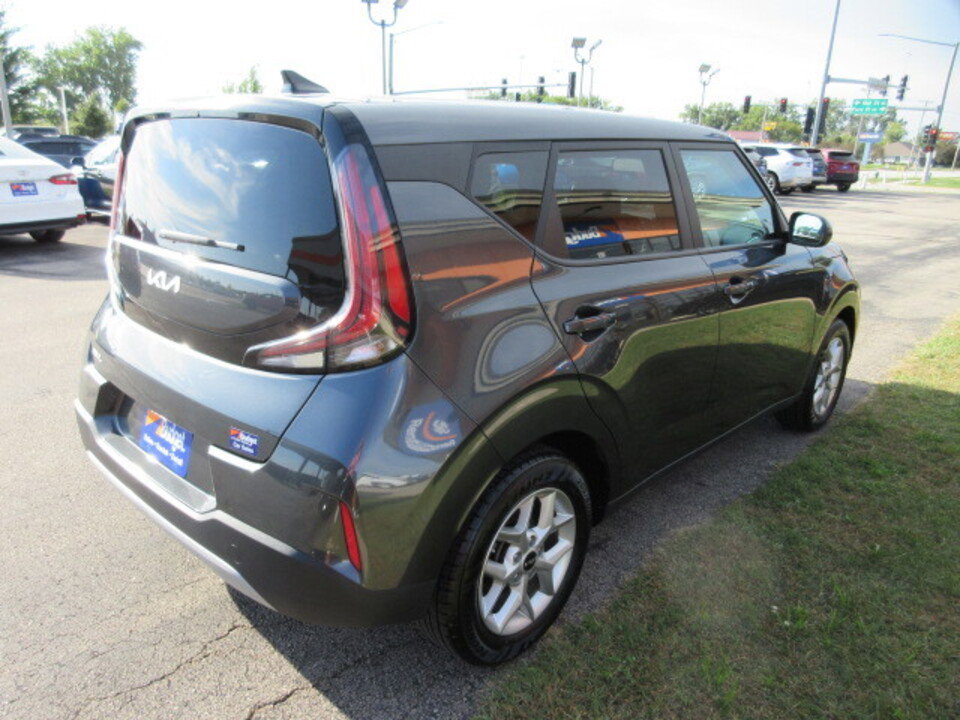 Used 2024 Kia Soul LX w/ Option Group 015 image 5